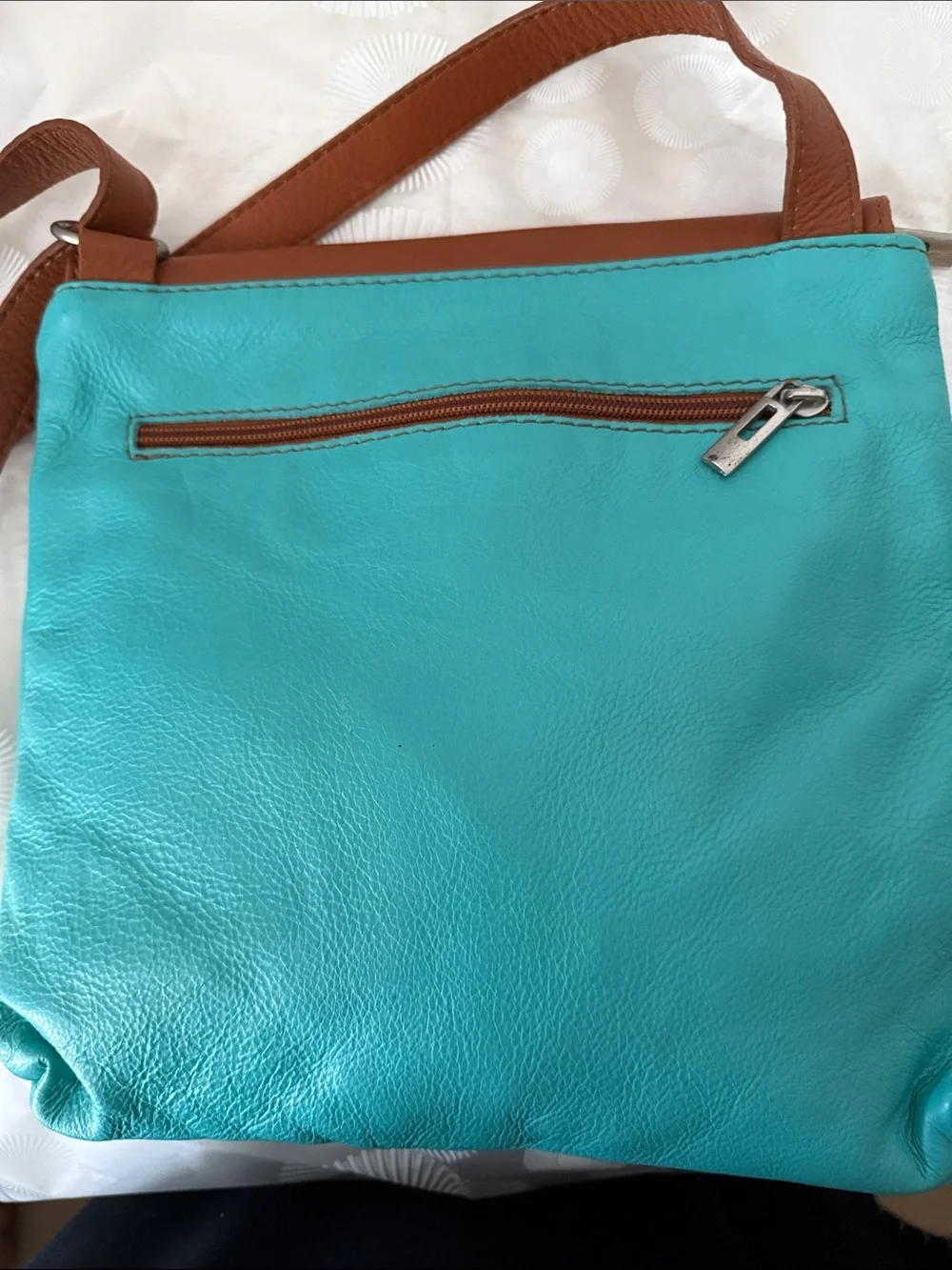 Vera Pelle made in Italy Tan and Teal Two-Tone Leather Crossbody,
